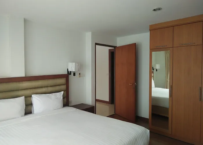 Lasalle & 3* Bangkok