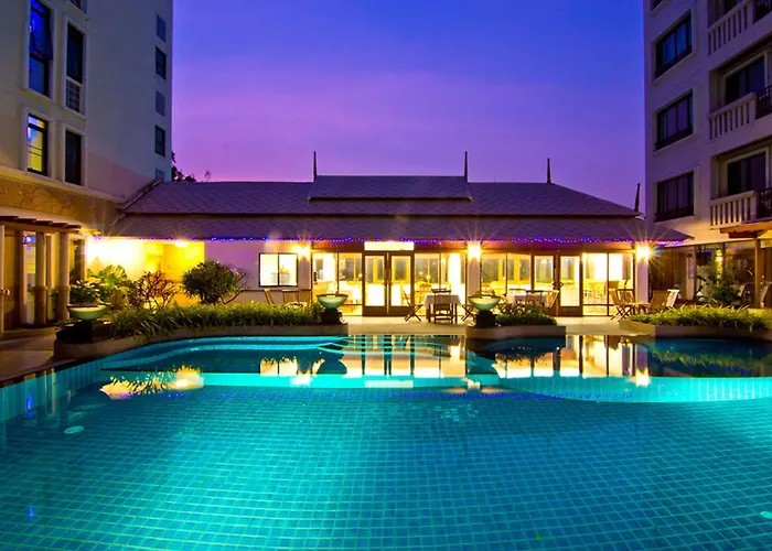 Hotel Lasalle & Bangkok
