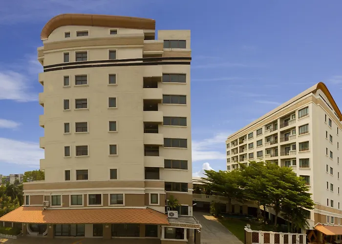 Lasalle & Hotel 3*