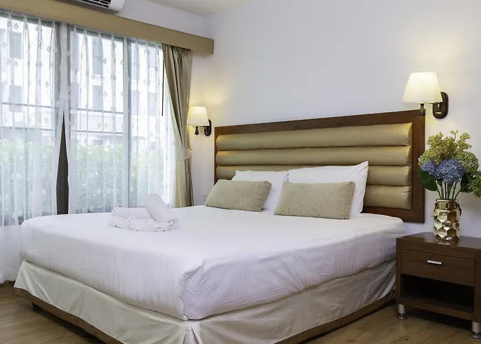 Lasalle & 3* Bangkok